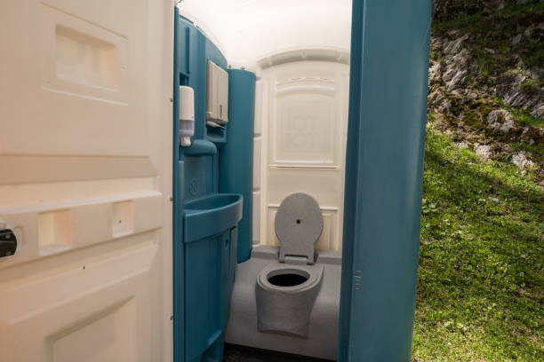Best Affordable portable toilet rental  in Woodlake, CA